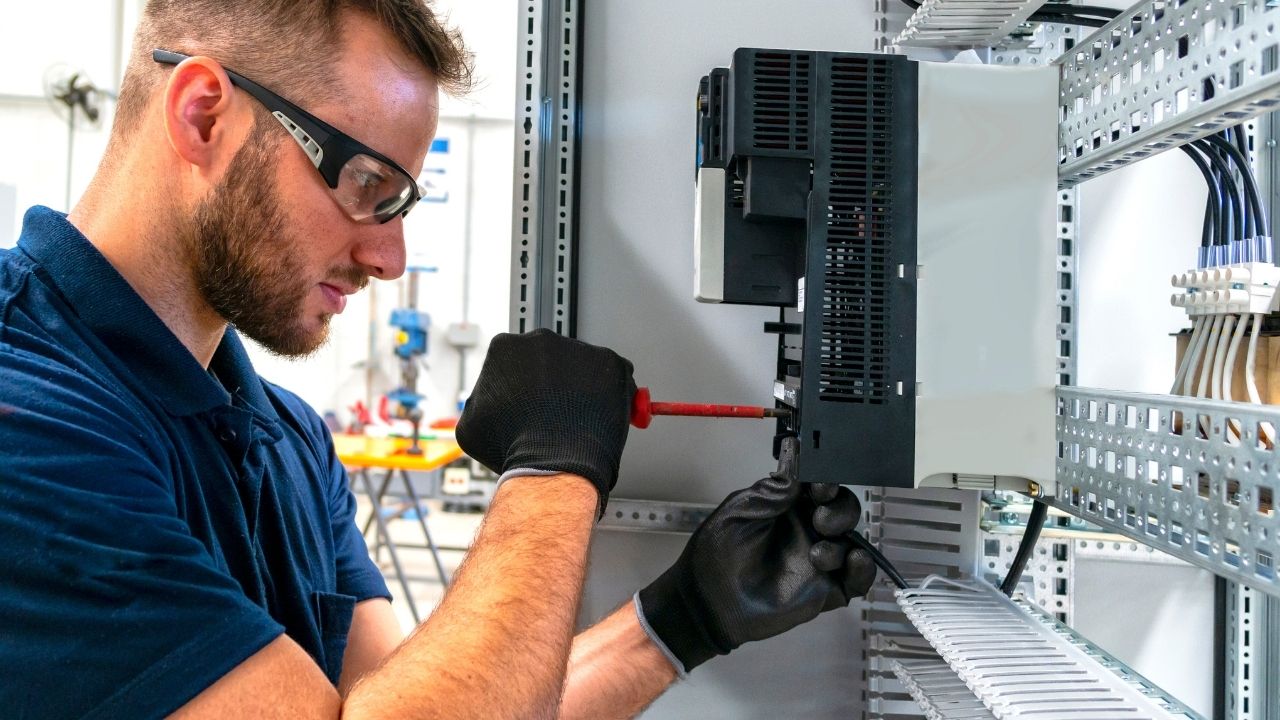 Why Choose Zapron Electrician for Your Electrical Panel Upgrade in Bronx NY