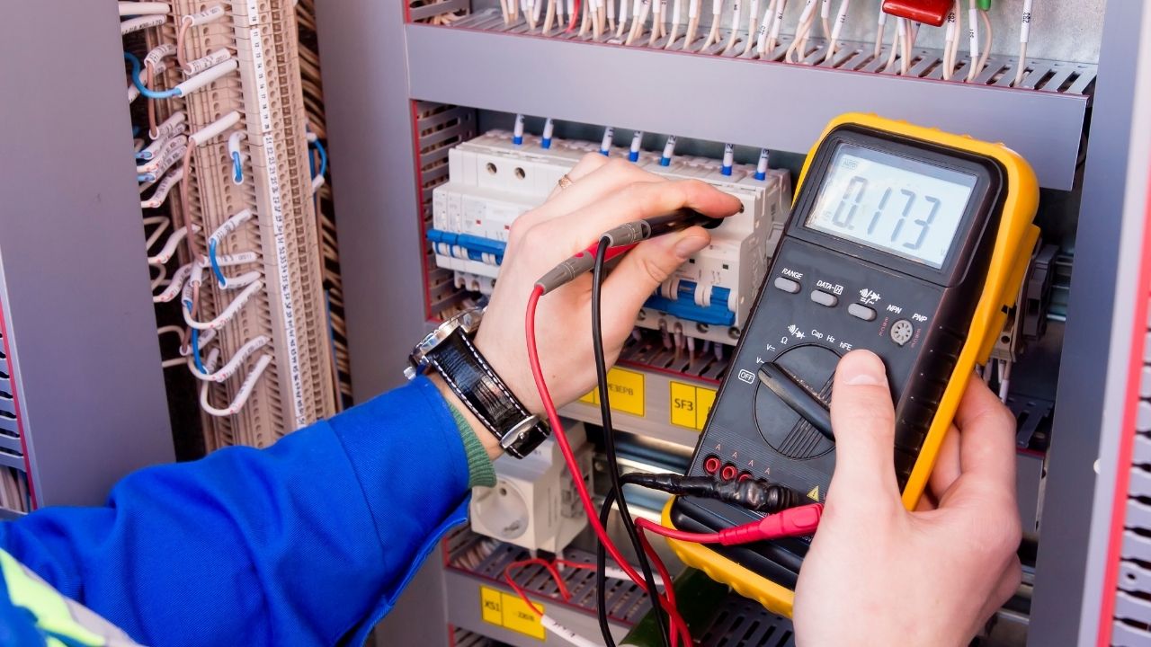 Urgent Warning Signs You Need Emergency Electrical Services in the Bronx